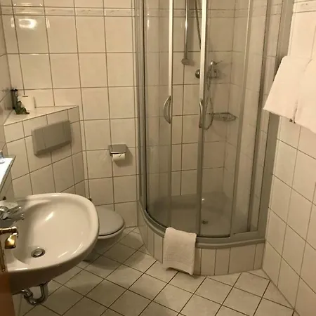 Wilhelmshoehe מלון 2*